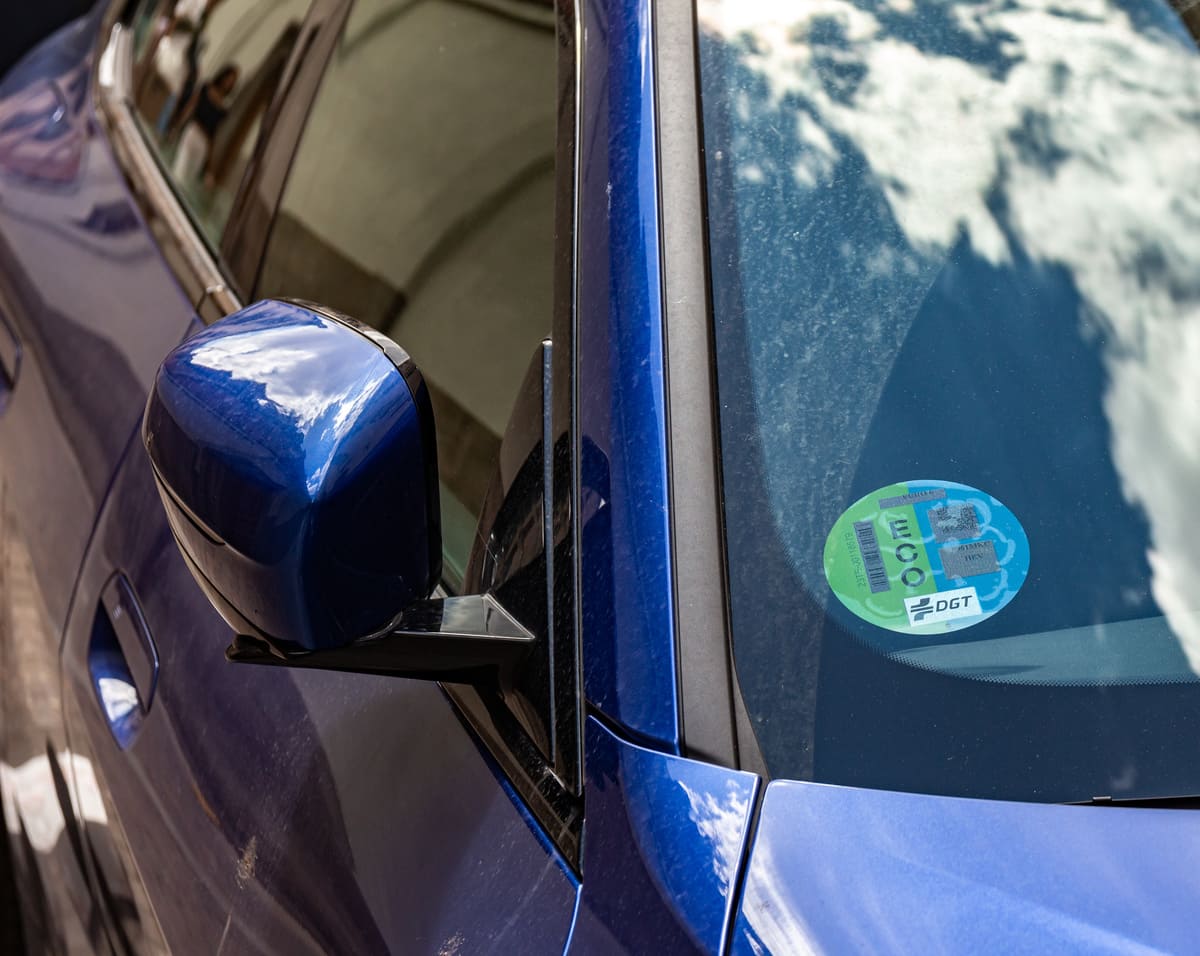 Es obligatorio llevar el distintivo ambiental