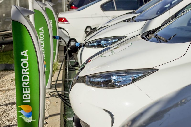 la primera estación de recarga de España que utiliza baterías usadas procedentes de vehículos eléctricos, de Iberdrola