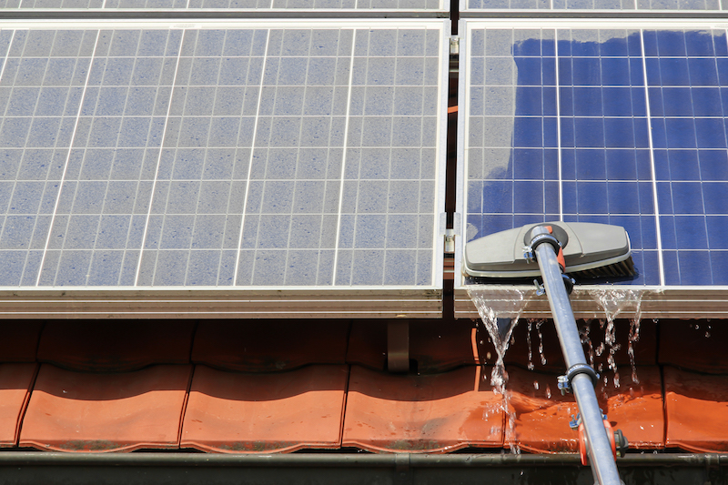 Cómo limpiar los paneles solares