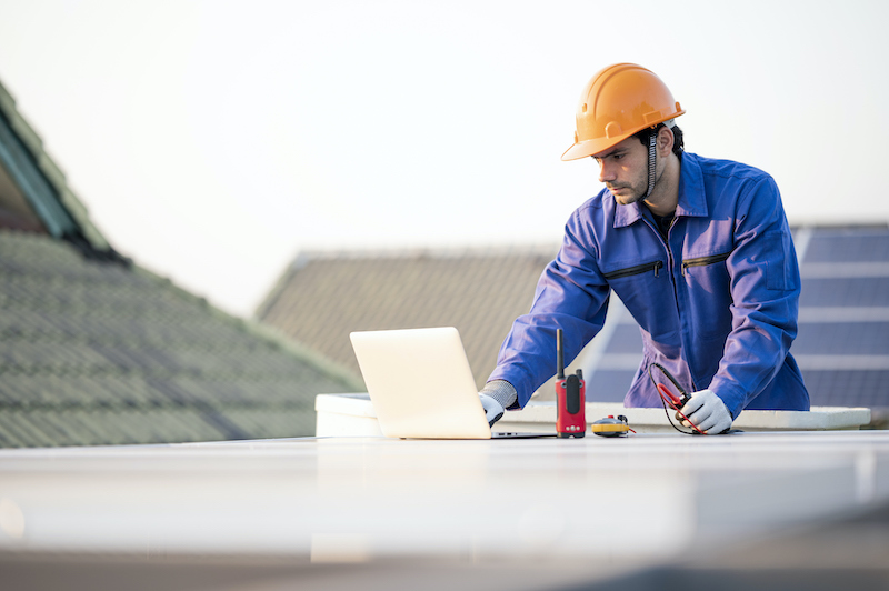 Image ¿Cuáles son las funciones de un instalador de placas solares?