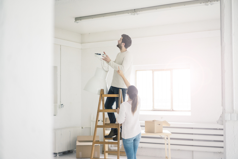 pasos a seguir para disponer de luz y gas con Iberdrola en tu nueva vivienda al hacer la mudanza